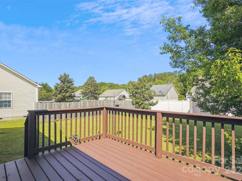 5018 Drake Pond Lane, Rock Hill, SC 29732.  MLS# CAR4254278, YatesRealty ID 10976. 