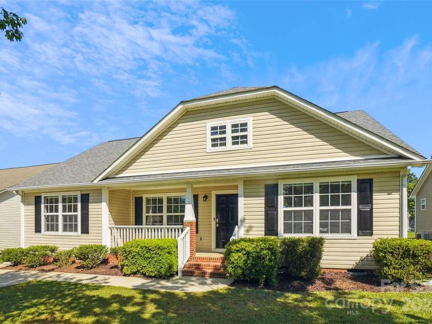 5018 Drake Pond Lane, Rock Hill, SC 29732.  MLS# CAR4254278, YatesRealty ID 10976. 