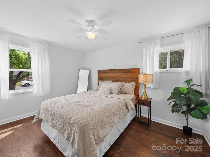 4024 Seaforth Drive, Charlotte, NC 28205.  MLS# CAR4244586, YatesRealty ID 10978. 