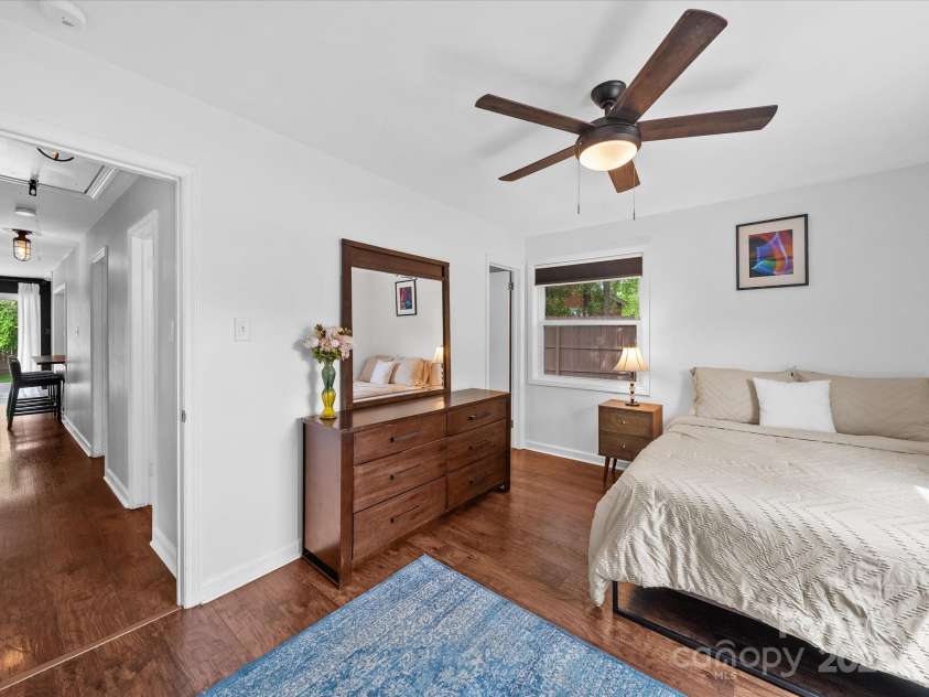 4024 Seaforth Drive, Charlotte, NC 28205.  MLS# CAR4244586, YatesRealty ID 10978. 