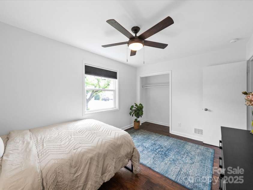 4024 Seaforth Drive, Charlotte, NC 28205.  MLS# CAR4244586, YatesRealty ID 10978. 