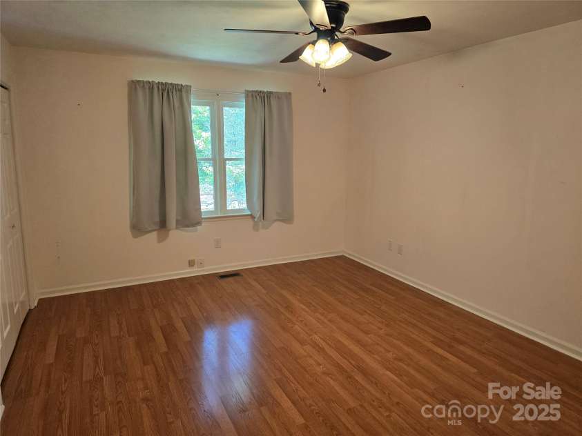 21 Loganwood Lane, Etowah, NC 28729.  MLS# CAR4254669, YatesRealty ID 10979. 