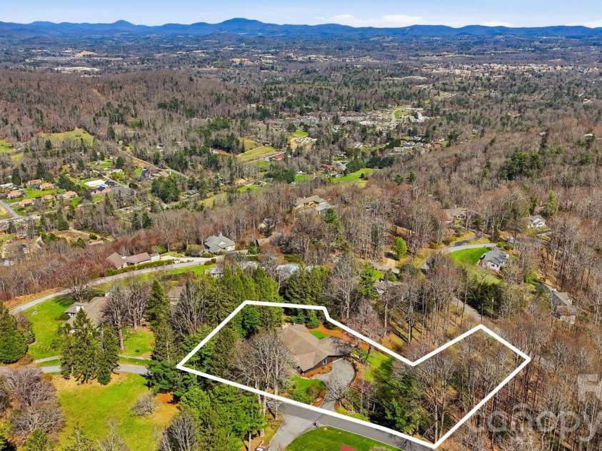 254 Orchard Circle, Laurel Park, NC 28739.  MLS# CAR4363320, YatesRealty ID 10980. Approximate lot lines. Not a survey