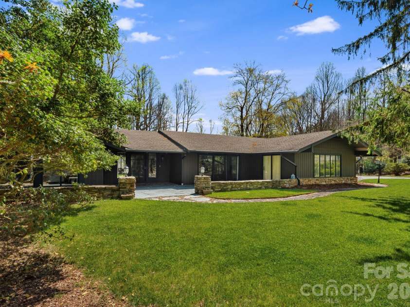 254 Orchard Circle, Laurel Park, NC 28739.  MLS# CAR4363320, YatesRealty ID 10980. One level living
