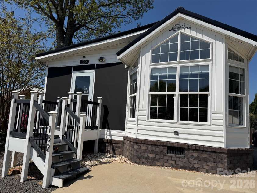 156 Marina Drive, New London, NC 28127.  MLS# CAR4365180, YatesRealty ID 10981. 