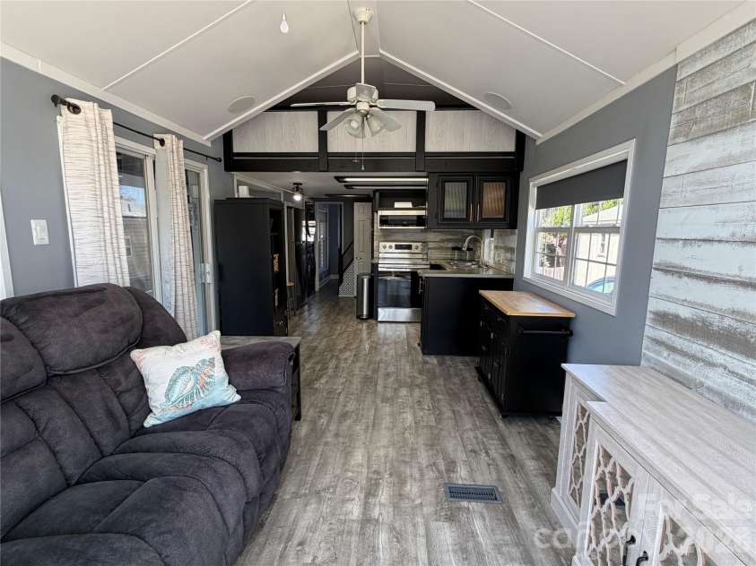 156 Marina Drive, New London, NC 28127.  MLS# CAR4365180, YatesRealty ID 10981. 