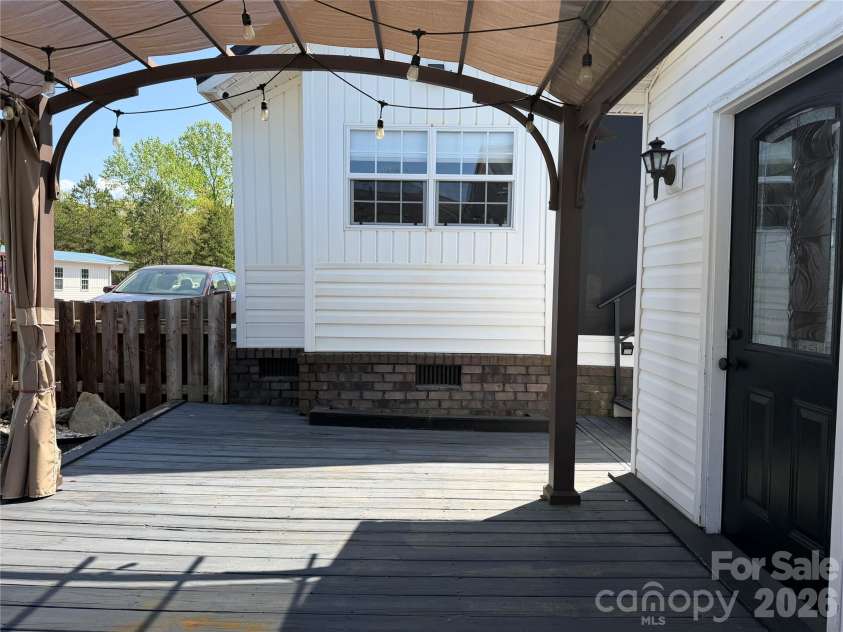 156 Marina Drive, New London, NC 28127.  MLS# CAR4365180, YatesRealty ID 10981. 