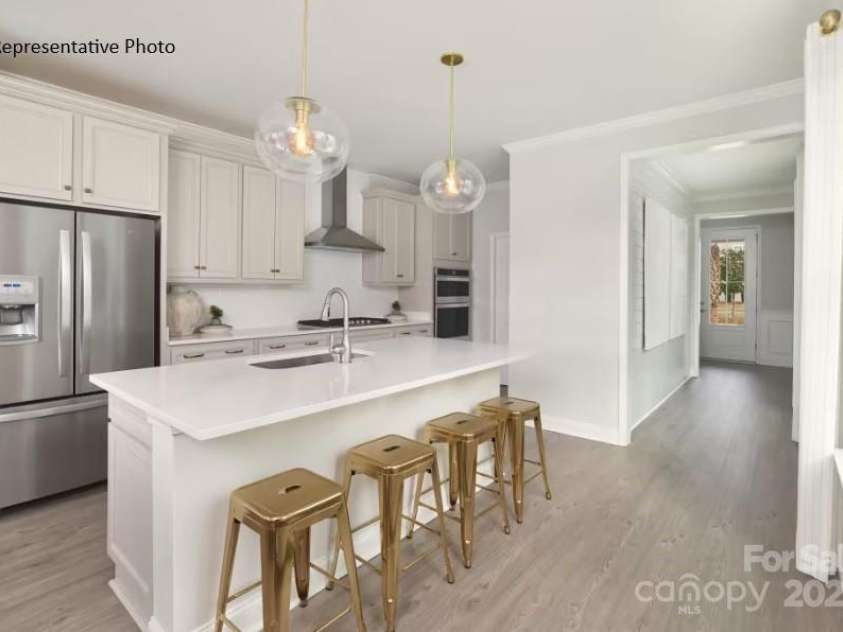 1619 Shoals Avenue, Belmont, NC 28012.  MLS# CAR4246780, YatesRealty ID 10981. Inviting entryway