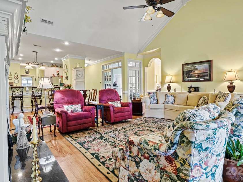 1119 21st Avenue, Hickory, NC 28601.  MLS# CAR4248559, YatesRealty ID 10982. Open Concept Living/Dining/Kitchen View