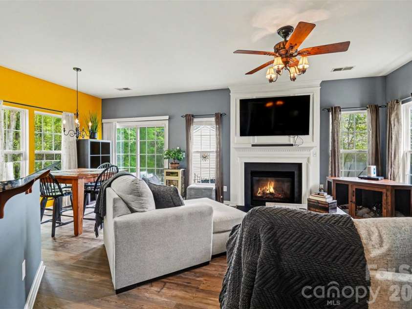 6711 Tanners Creek Drive, Huntersville, NC 28078.  MLS# CAR4366346, YatesRealty ID 10982. 