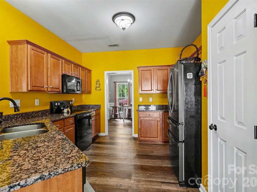 6711 Tanners Creek Drive, Huntersville, NC 28078.  MLS# CAR4366346, YatesRealty ID 10982. 