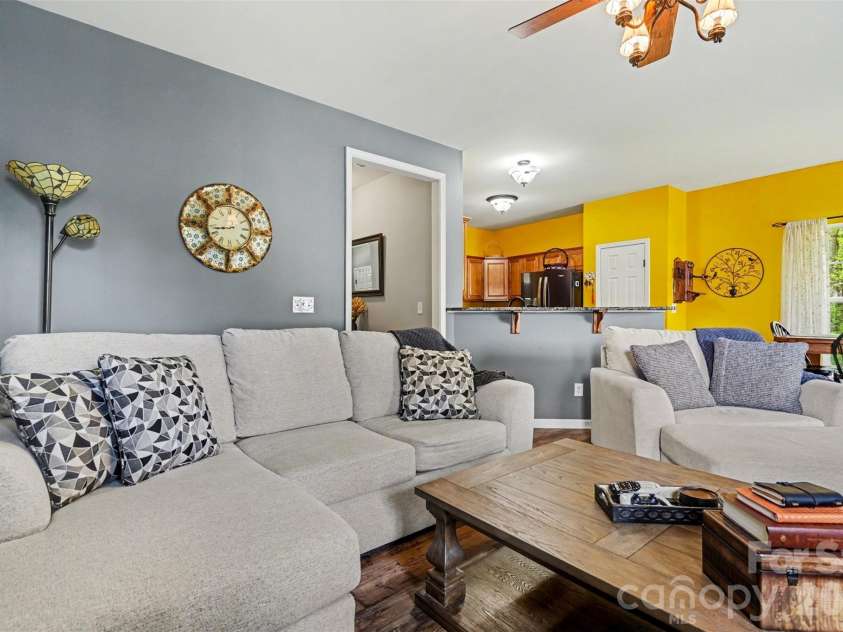 6711 Tanners Creek Drive, Huntersville, NC 28078.  MLS# CAR4366346, YatesRealty ID 10982. 