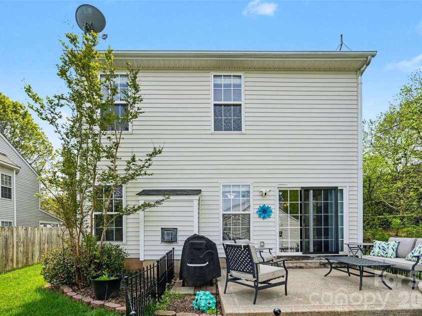 6711 Tanners Creek Drive, Huntersville, NC 28078.  MLS# CAR4366346, YatesRealty ID 10982. 