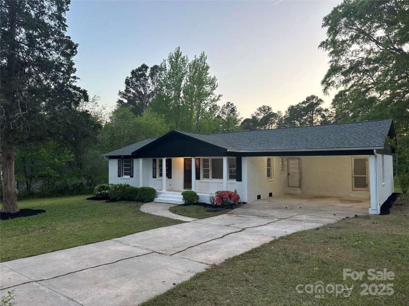 201 Harley Street, Wadesboro, NC 28170.  MLS# CAR4249055, YatesRealty ID 10983. 