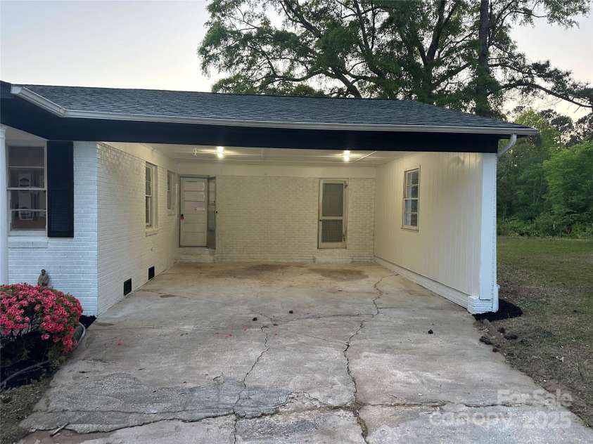 201 Harley Street, Wadesboro, NC 28170.  MLS# CAR4249055, YatesRealty ID 10983. 