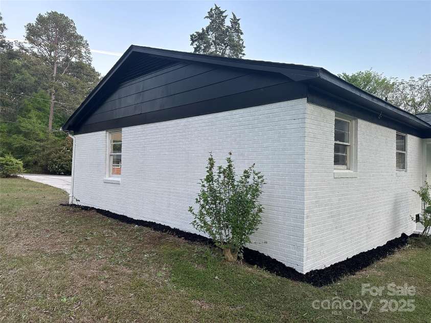 201 Harley Street, Wadesboro, NC 28170.  MLS# CAR4249055, YatesRealty ID 10983. 