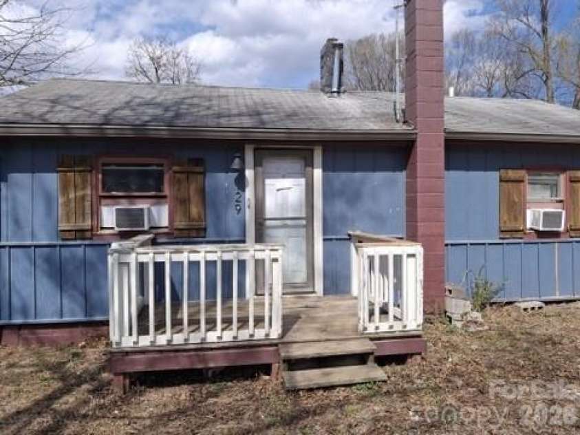 129 Harrison Street, Swannanoa, NC 28778.  MLS# CAR4354744, YatesRealty ID 10984. Front