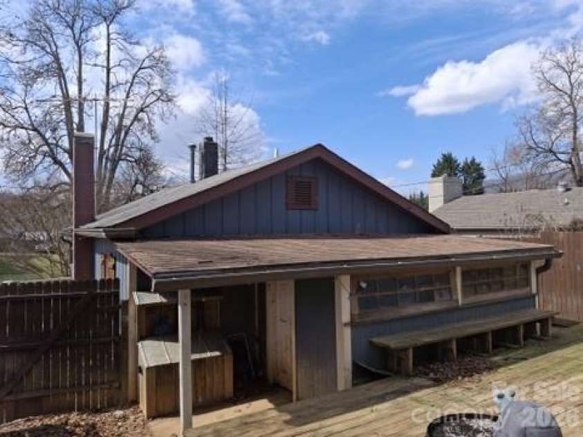 129 Harrison Street, Swannanoa, NC 28778.  MLS# CAR4354744, YatesRealty ID 10984. Side