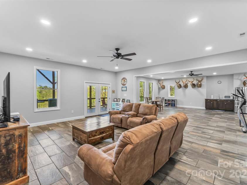 44 Sycamore Drive, Nebo, NC 28761.  MLS# CAR4246554, YatesRealty ID 10984. 