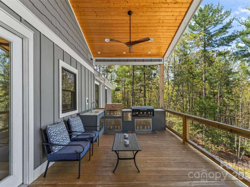 44 Sycamore Drive, Nebo, NC 28761.  MLS# CAR4246554, YatesRealty ID 10984. 