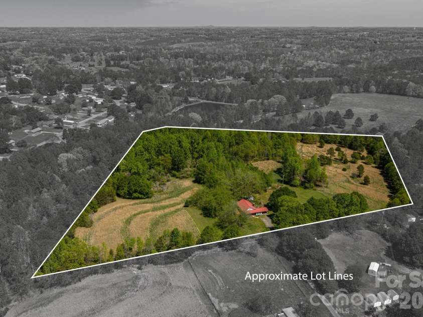 635 Sanders Road, Shelby, NC 28150.  MLS# CAR4360910, YatesRealty ID 10985. 