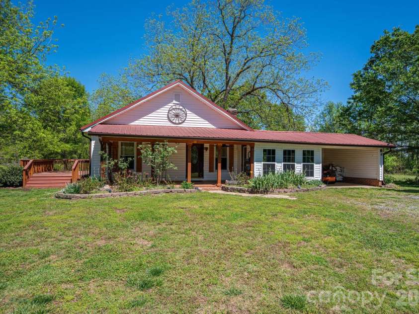 635 Sanders Road, Shelby, NC 28150.  MLS# CAR4360910, YatesRealty ID 10985. 