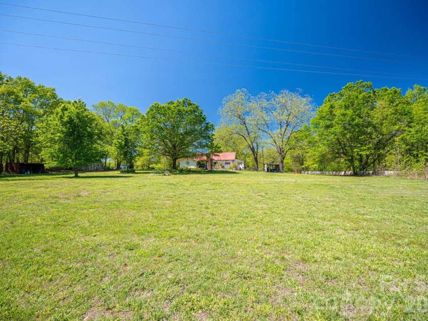 635 Sanders Road, Shelby, NC 28150.  MLS# CAR4360910, YatesRealty ID 10985. 