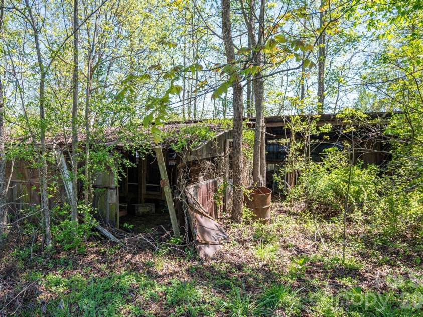 635 Sanders Road, Shelby, NC 28150.  MLS# CAR4360910, YatesRealty ID 10985. 