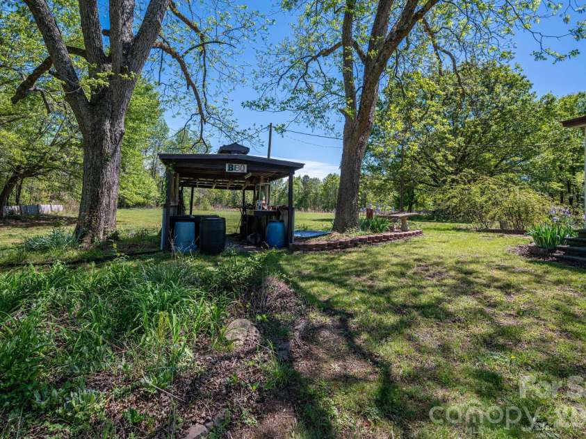 635 Sanders Road, Shelby, NC 28150.  MLS# CAR4360910, YatesRealty ID 10985. 