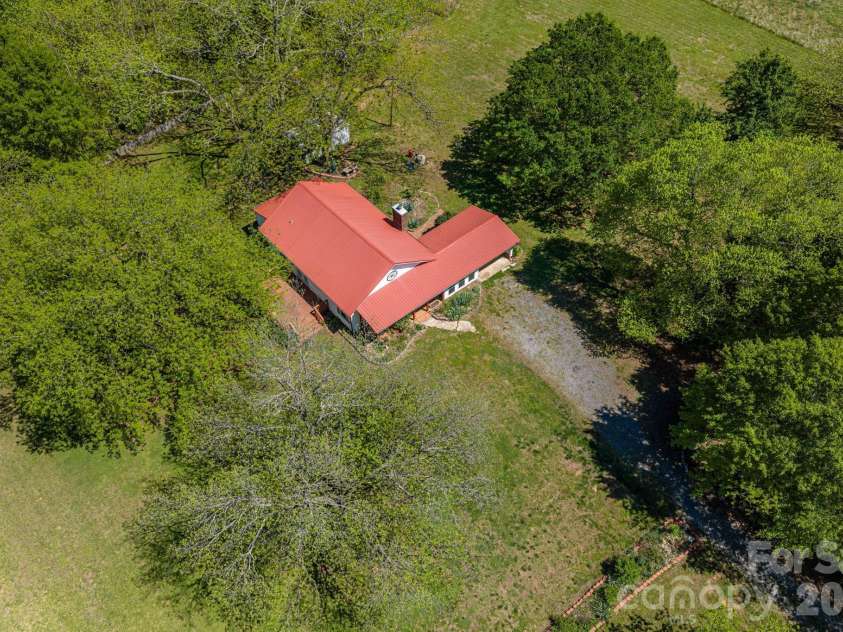 635 Sanders Road, Shelby, NC 28150.  MLS# CAR4360910, YatesRealty ID 10985. 