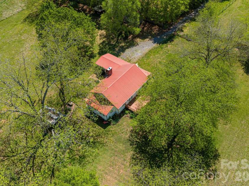 635 Sanders Road, Shelby, NC 28150.  MLS# CAR4360910, YatesRealty ID 10985. 