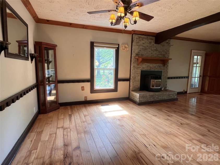 635 Sanders Road, Shelby, NC 28150.  MLS# CAR4360910, YatesRealty ID 10985. 