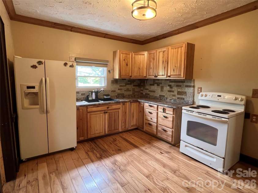 635 Sanders Road, Shelby, NC 28150.  MLS# CAR4360910, YatesRealty ID 10985. 