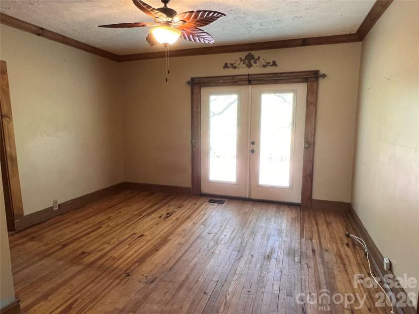 635 Sanders Road, Shelby, NC 28150.  MLS# CAR4360910, YatesRealty ID 10985. 