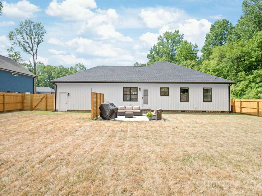 1212 Mason Way, Mount Holly, NC 28120.  MLS# CAR4281263, YatesRealty ID 10986. 