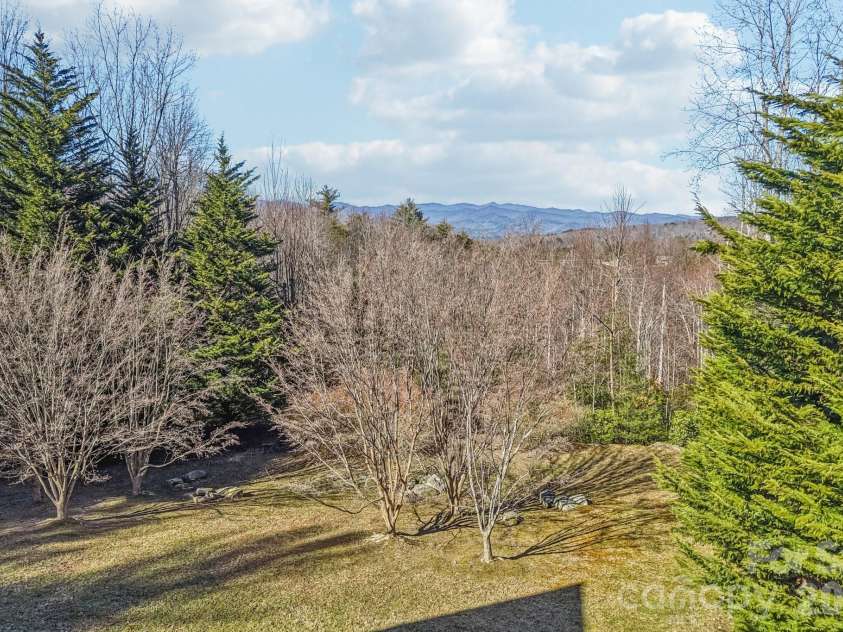 266 Lost Mine Trail, Brevard, NC 28712.  MLS# CAR4345707, YatesRealty ID 10986. 