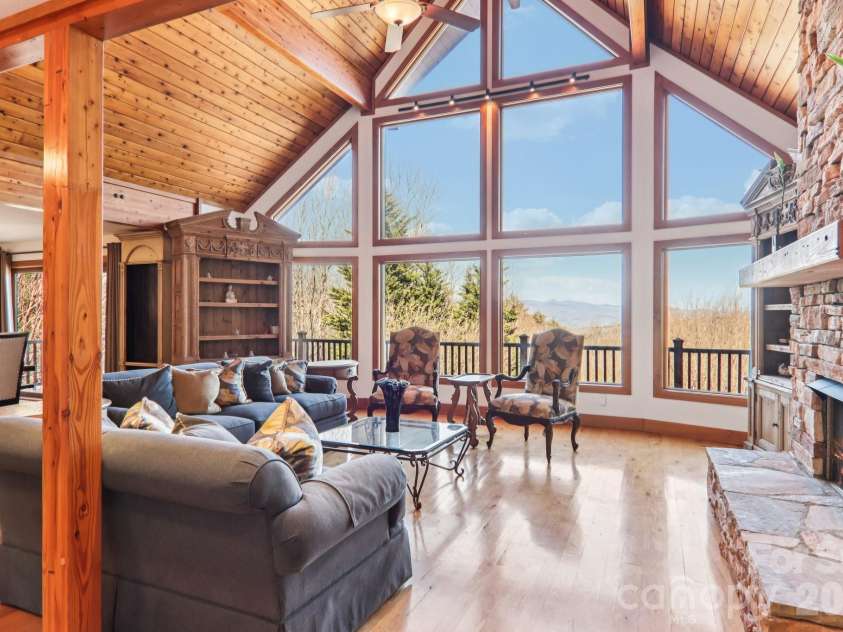 266 Lost Mine Trail, Brevard, NC 28712.  MLS# CAR4345707, YatesRealty ID 10986. 