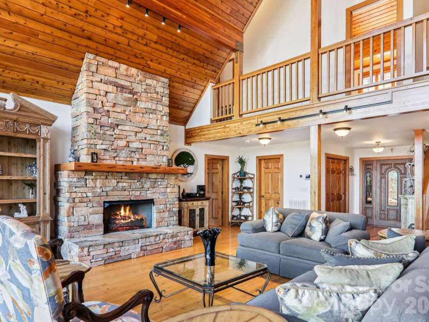 266 Lost Mine Trail, Brevard, NC 28712.  MLS# CAR4345707, YatesRealty ID 10986. 