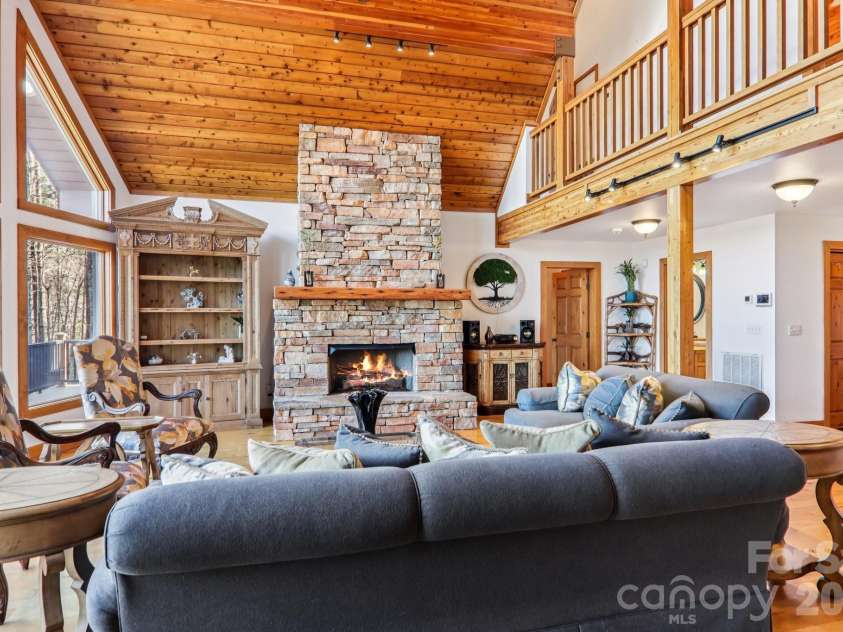 266 Lost Mine Trail, Brevard, NC 28712.  MLS# CAR4345707, YatesRealty ID 10986. 