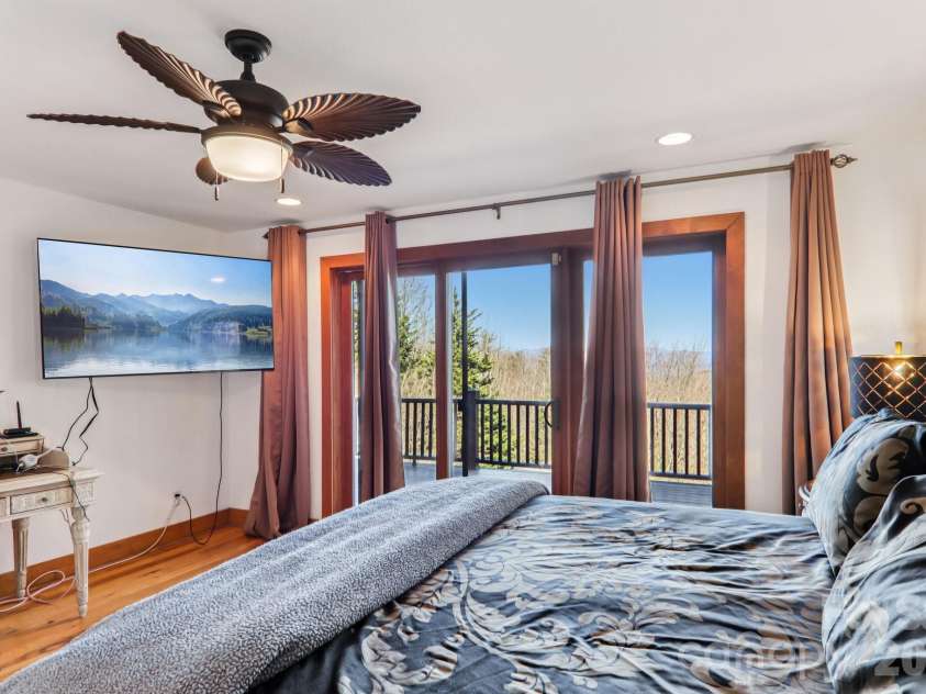 266 Lost Mine Trail, Brevard, NC 28712.  MLS# CAR4345707, YatesRealty ID 10986. 