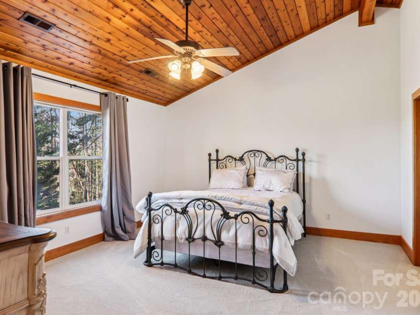 266 Lost Mine Trail, Brevard, NC 28712.  MLS# CAR4345707, YatesRealty ID 10986. 