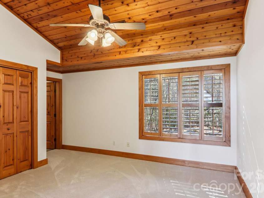 266 Lost Mine Trail, Brevard, NC 28712.  MLS# CAR4345707, YatesRealty ID 10986. 