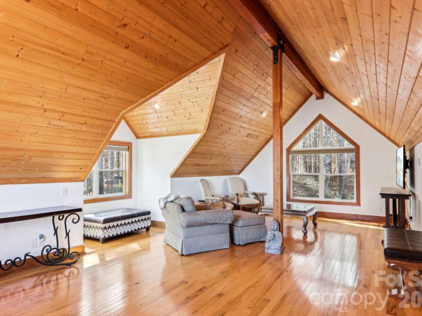 266 Lost Mine Trail, Brevard, NC 28712.  MLS# CAR4345707, YatesRealty ID 10986. 