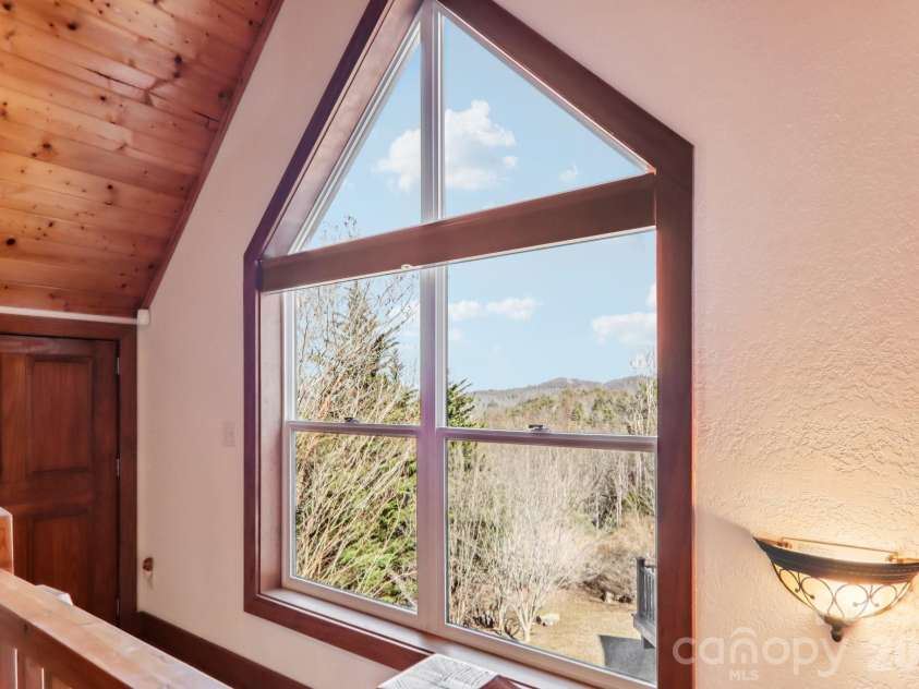 266 Lost Mine Trail, Brevard, NC 28712.  MLS# CAR4345707, YatesRealty ID 10986. 