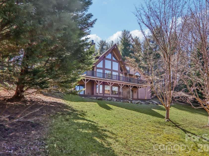 266 Lost Mine Trail, Brevard, NC 28712.  MLS# CAR4345707, YatesRealty ID 10986. 