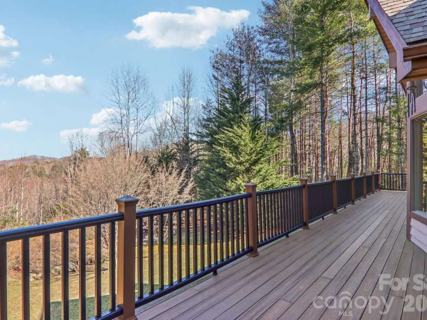 266 Lost Mine Trail, Brevard, NC 28712.  MLS# CAR4345707, YatesRealty ID 10986. 