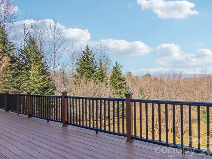 266 Lost Mine Trail, Brevard, NC 28712.  MLS# CAR4345707, YatesRealty ID 10986. 