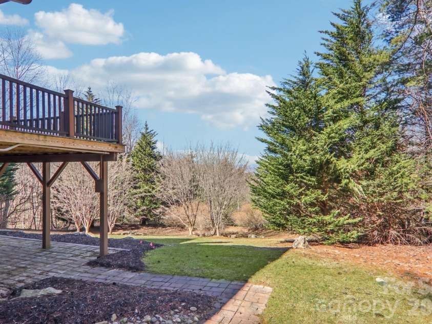 266 Lost Mine Trail, Brevard, NC 28712.  MLS# CAR4345707, YatesRealty ID 10986. 