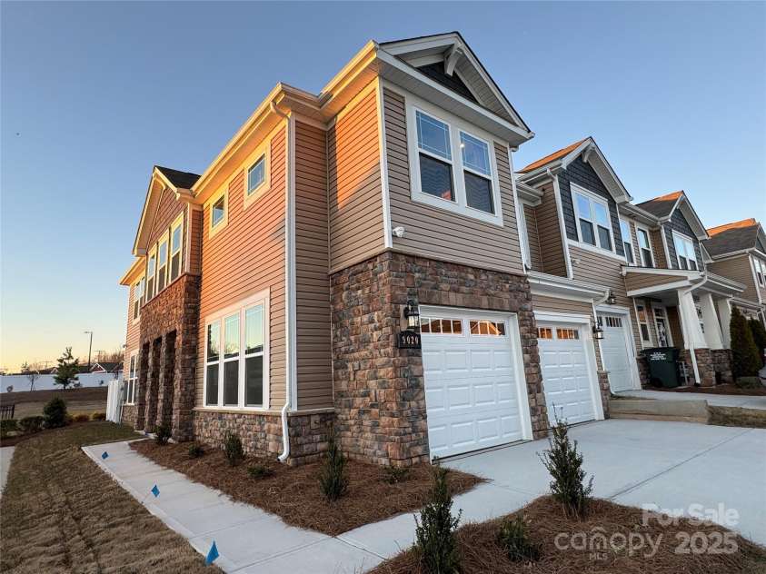 9020 Northfield Crossing Drive, Charlotte, NC 28269.  MLS# CAR4220979, YatesRealty ID 10987. 