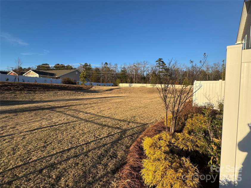 9020 Northfield Crossing Drive, Charlotte, NC 28269.  MLS# CAR4220979, YatesRealty ID 10987. 